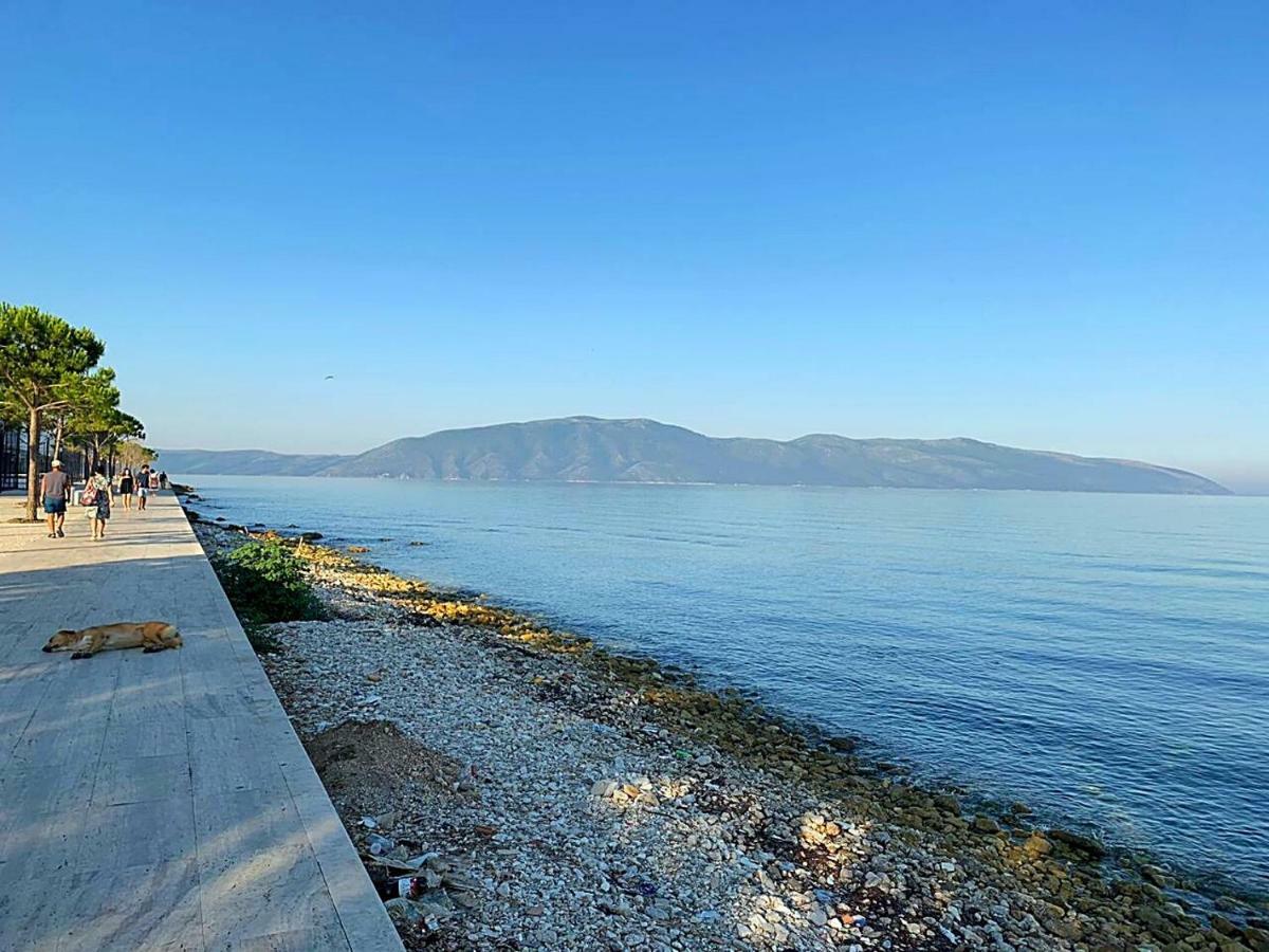 Beach Front Apartment Vlorë Exteriör bild